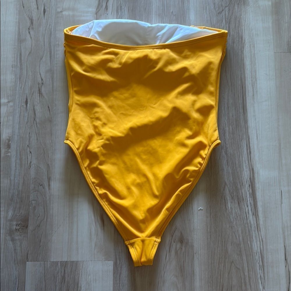 Urban Outfitters yellow strapless One-Piece Swimsuit - Picture 3 of 3